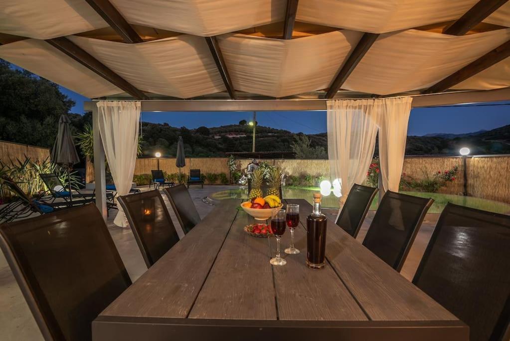 Villa Casa Del Miele, Private Pool, Bbq, Mountain View. Alikianos Exterior foto